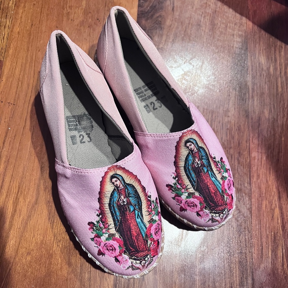 Virgen de Guadalupe slip on shoes Pink